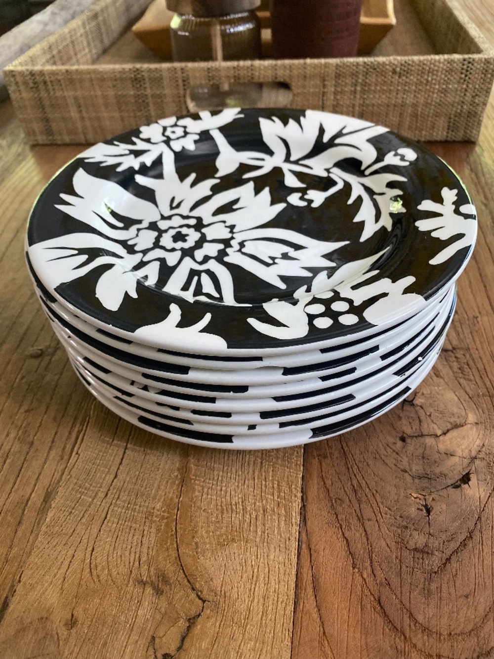 Crate & Barrel Black and White Floral Salad Luncheon 9” Plates x 8